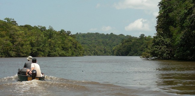 Mission fluviale sur l'Orapu© RNR Trésor